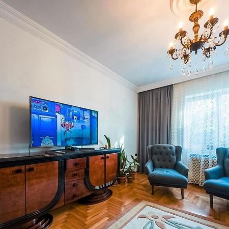 Hotel Liza Batoemi Buitenkant foto
