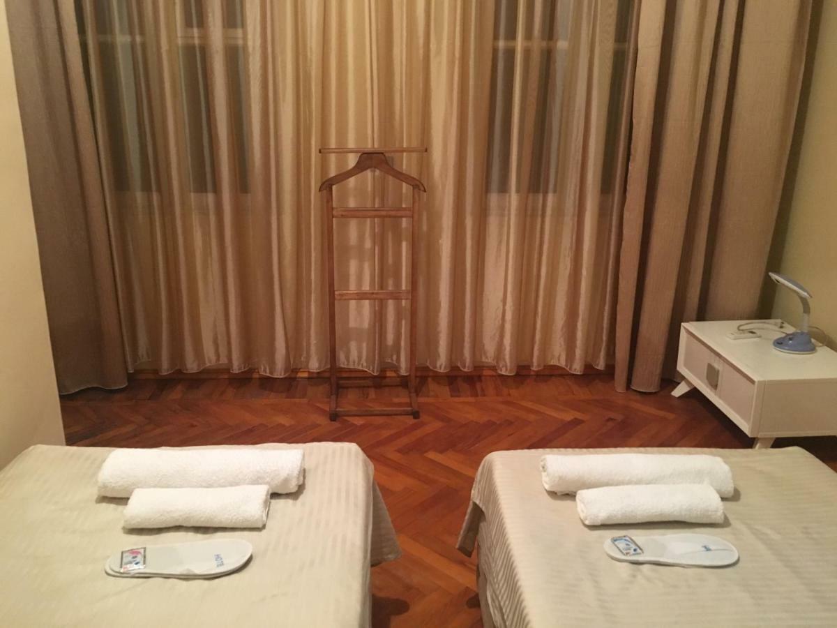 Hotel Liza Batoemi Buitenkant foto